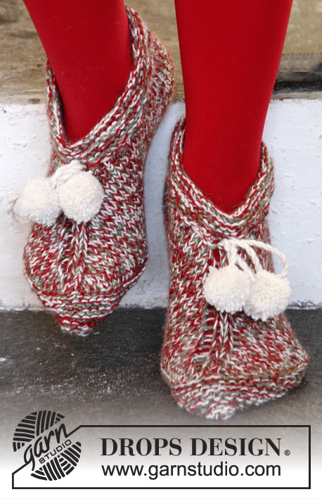 Sockin' Around / DROPS Extra 0-1005 - DROPS Weihnachten: Gestrickte weihnachtliche DROPS Hausschuhe mit 3-fachem „BabyAlpaca Silk“. Größe 35-43
