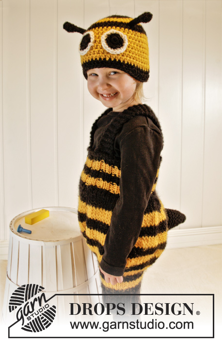 Bee Happy / DROPS Extra 0-1013 - DROPS Karneval: Gestrickte Bienen - Hose und gehäkelte Bienen - Mütze für Babys und Kinder in DROPS Snow mit Streifen. Größe 1-6 Jahre.