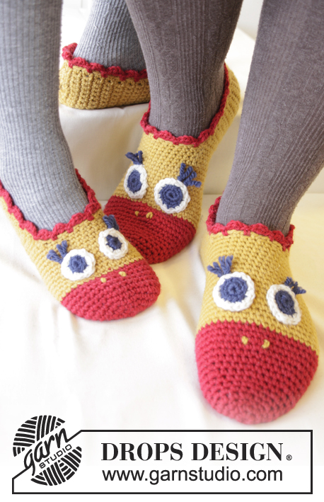 Flapping Around / DROPS Extra 0-1024 - DROPS Easter: Crochet chicken slippers for adult and child in ”Nepal”. Size 23-43
