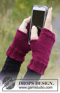 That Autumn Feeling / DROPS Extra 0-1041 - Knitted DROPS wrist warmers in DROPS Cotton Merino