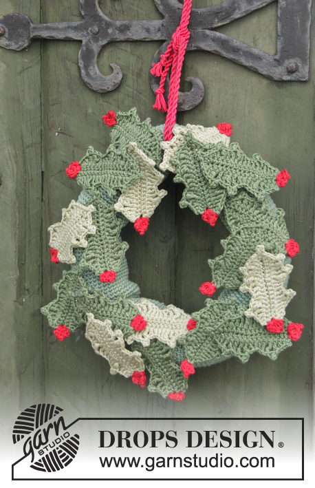 Open for Christmas! / DROPS Extra 0-1058 - DROPS Christmas: Crochet DROPS holly wreath with berries in ”Muskat”.