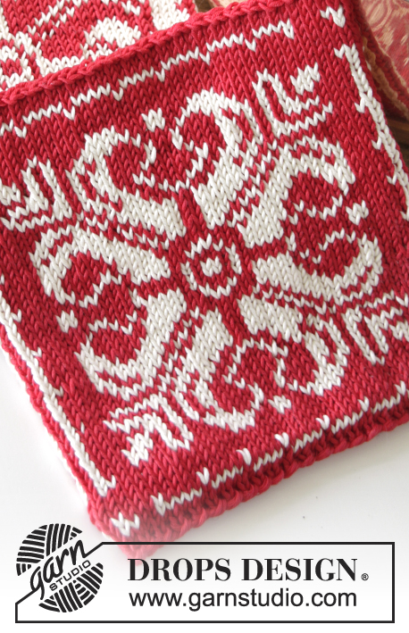 Baking Christmas / DROPS Extra 0-1061 - Knitted pot holders with star and Nordic pattern in DROPS Muskat. Theme: Christmas.