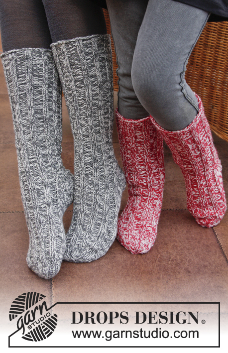 Waiting for Santa / DROPS Extra 0-1069 - DROPS Christmas: Knitted DROPS socks with rib in 2 strands ”Fabel”. Size 29 - 46.