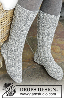 Free patterns - Christmas Socks & Slippers / DROPS Extra 0-1069