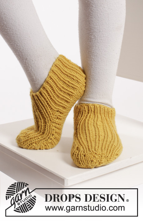 Bernie's Socks / DROPS Extra 0-1134 - DROPS papučky pletené pružným vzorem z příze Merino Extra Fine. Velikost: 20-34.