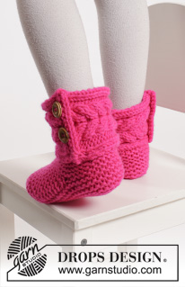 Free patterns - Christmas Socks & Slippers / DROPS Extra 0-1136
