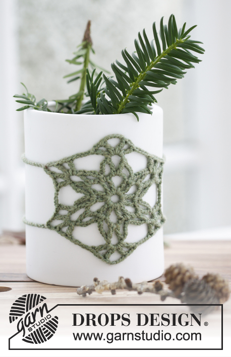 Jolly Holly / DROPS Extra 0-1212 - DROPS Christmas: Crochet DROPS star in “BabyMerino” to fasten around a jar or glass.