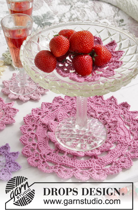 When Spring Comes / DROPS Extra 0-1306 - Crochet DROPS placemats in “Muskat”.