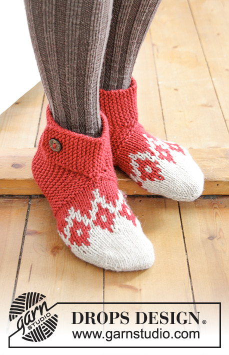 Ruby Toes / DROPS Extra 0-1342 - Pantufas com jacquard norueguês e ponto jarreteira para o Natal tricotadas a partir da ponta em DROPS Nepal. Do 35 ao 42