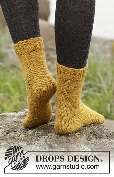 Mustard Toes / DROPS Extra 0-1365 - Strikkede sokker i DROPS Fabel. Str 35-43