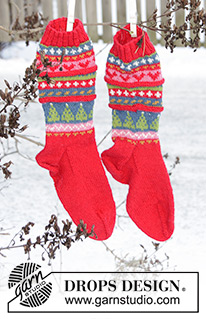 Mistle-Toes / DROPS Extra 0-1397 - Stickade sockor i flerfärgat mönster till jul. Storlek 35 - 43. Arbetet är stickat i DROPS Fabel