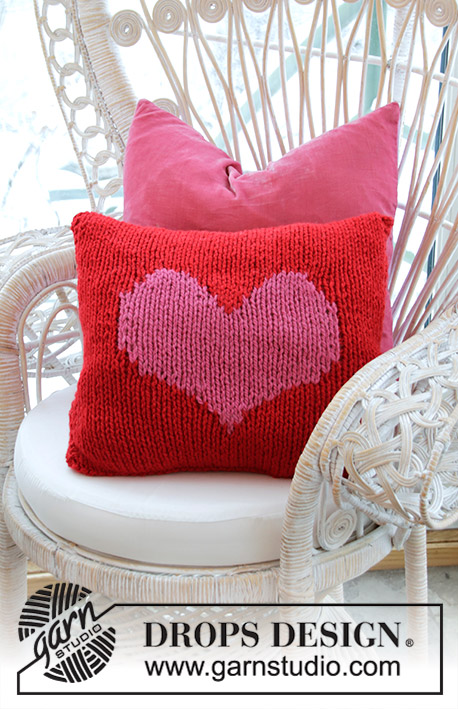 Lay My Love / DROPS Extra 0-1420 - Housse de coussin tricotée avec un cœur, pour la Saint-Valentin, en DROPS Andes.