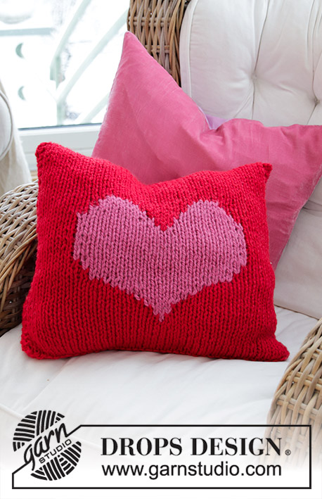Lay My Love / DROPS Extra 0-1420 - Housse de coussin tricotée avec un cœur, pour la Saint-Valentin, en DROPS Andes.