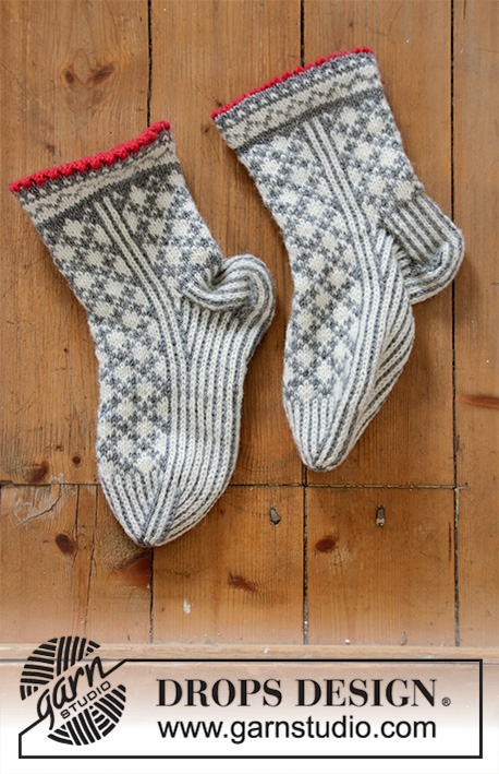 Tip Toe Santa / DROPS Extra 0-1433 - Strikkede sokker i DROPS Karisma. Arbeidet er strikket med nordisk mønster. Størrelse 35 - 43. Tema: Jul.