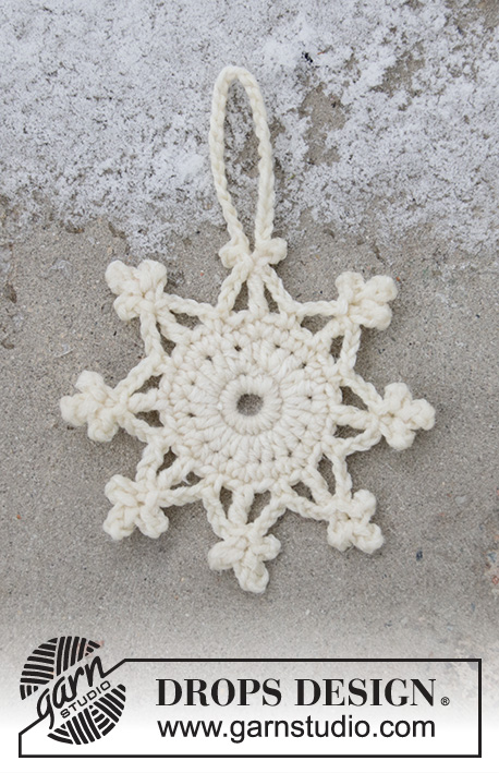 Snow Crystal / DROPS Extra 0-1468 - Crocheted star for Christmas in DROPS Cotton Merino. Theme: Christmas.