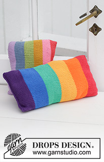 Cosy Rainbows / DROPS Extra 0-1488 - Knitted cushion with rainbow stripes in DROPS Paris.