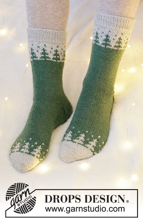 Forest Spell / DROPS Extra 0-1553 - Kötött zokni norvégmintával DROPS Nord fonalból. 35 - 43 éves méretekben Karácsony