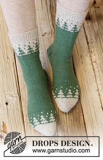 Forest Spell / DROPS Extra 0-1553 - Calcetines a punto con el patrón nórdico en DROPS Nord. Talla 35 - 43. Tema: Navidad