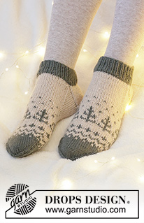 Free patterns - Christmas Socks & Slippers / DROPS Extra 0-1558