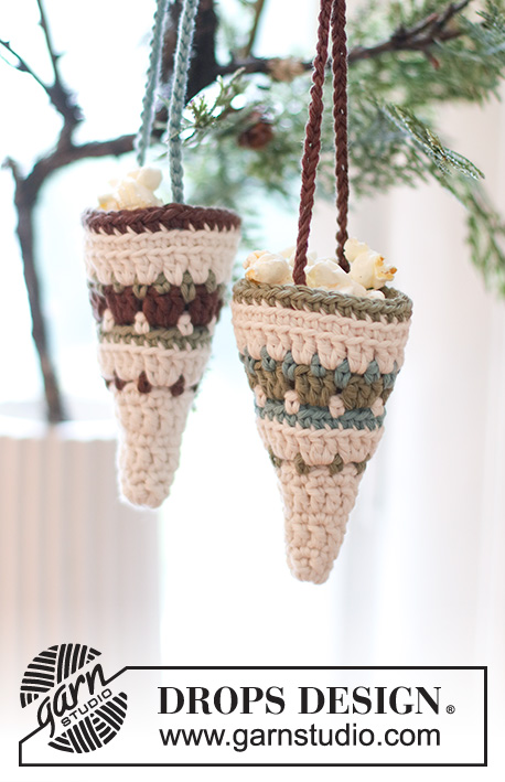Merry Treats / DROPS Extra 0-1561 - Cornucópia como decoração de Natal crochetada em DROPS Paris. Tema: Natal.