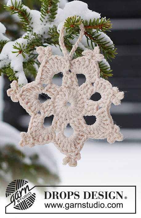 Crystal Star / DROPS Extra 0-1563 - Ornamento de Natal em forma de estrela crochetado em DROPS Belle. Tema: Natal.