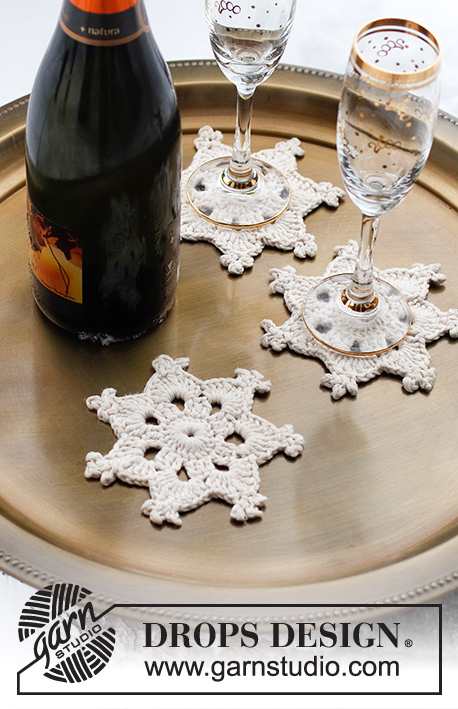 Cheers! / DROPS Extra 0-1566 - Crocheted star coaster in DROPS Paris. Theme: Christmas.