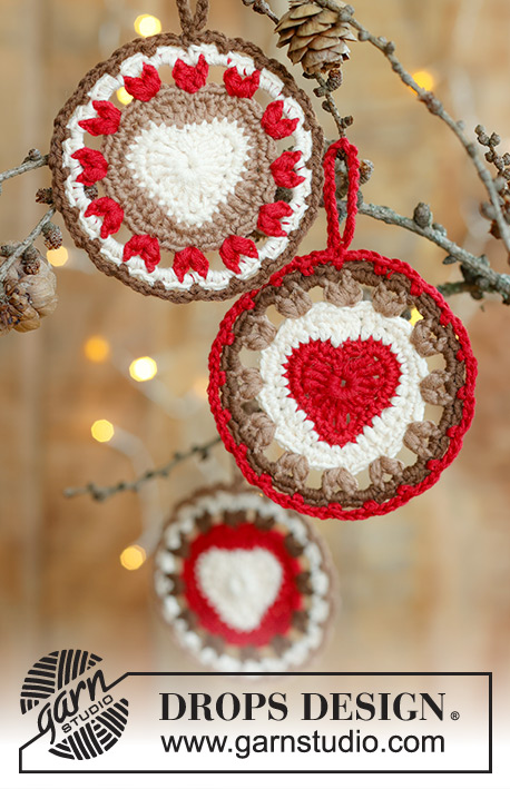 Bright Hearts / DROPS Extra 0-1583 - Heklet julepynt med hjerte i DROPS Safran. Tema: Jul.