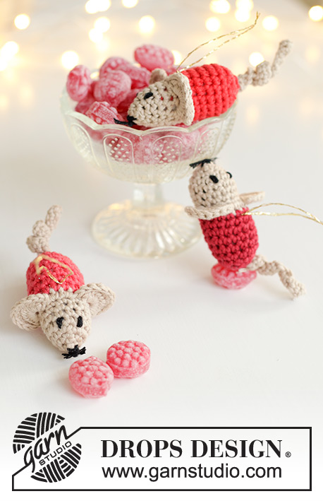Mistletoe Mice / DROPS Extra 0-1604 - Crocheted mouse/Christmas decoration in DROPS Safran. The piece is worked in the round, from nose to tail. Theme: Christmas.