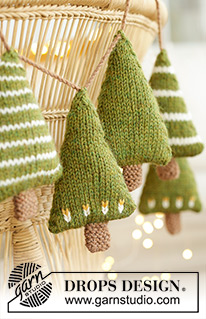 Christmas Woods / DROPS Extra 0-1609 - Knitted Christmas trees in DROPS Lima. The piece is worked bottom up. Theme: Christmas.