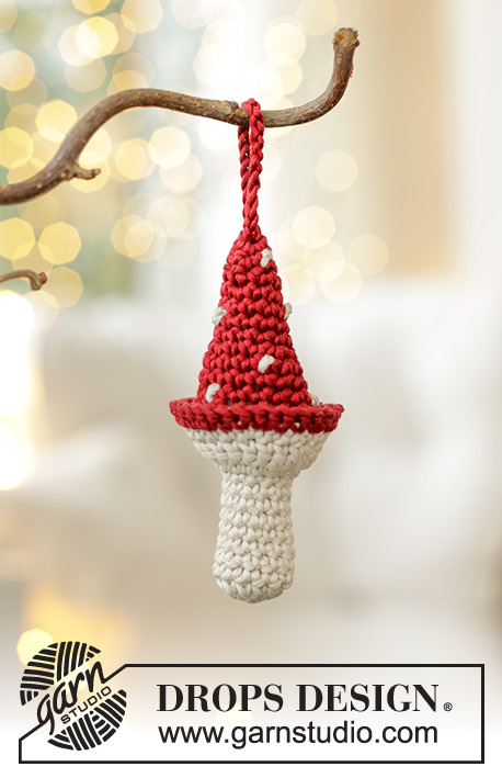 Lucky Mushrooms / DROPS Extra 0-1610 - Crocheted Christmas mushroom in DROPS Muskat. Theme: Christmas.