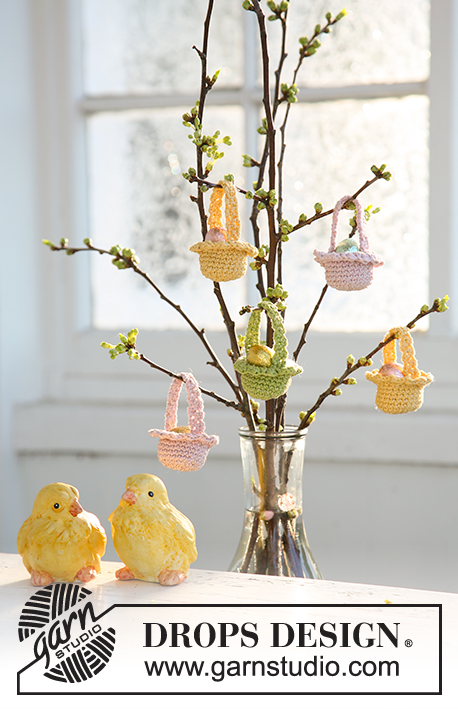 Easter Baskets / DROPS Extra 0-509 - Cesta de Pascua DROPS en ganchillo, en “Muskat” y “Glitter”.