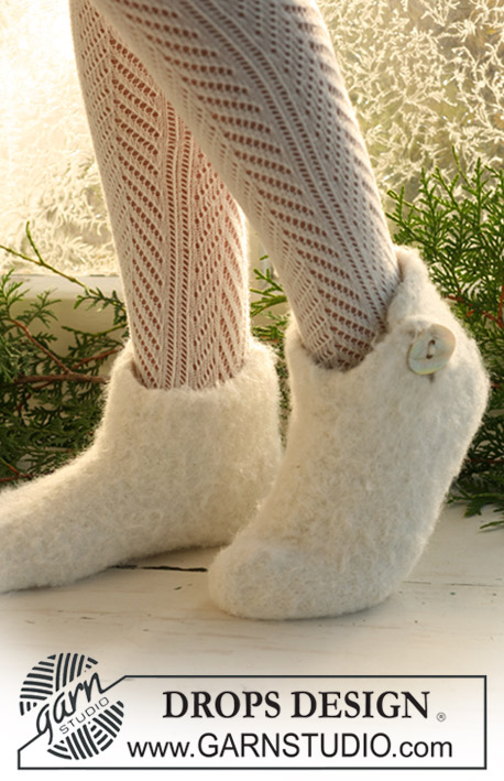 Snow Slippers / DROPS Extra 0-517 - Knitted and felted slippers in 2 threads DROPS Alpaca. Size 5 - 12. Theme: Christmas 