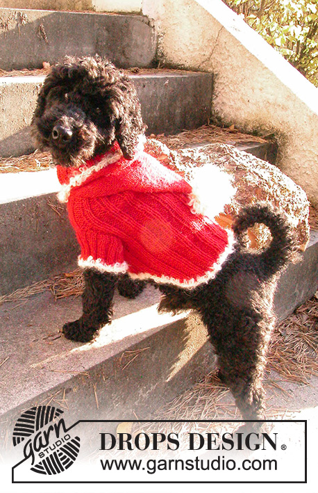 Santa's BFF / DROPS Extra 0-521 - Strikket hundebluse / bluse til hund i DROPS Alpaca og DROPS Puddel eller Melody. Arbejdet strikkes fra halsen til halen i rib med hætte og hæklekanter. Størrelse XS - M. Tema: Jul