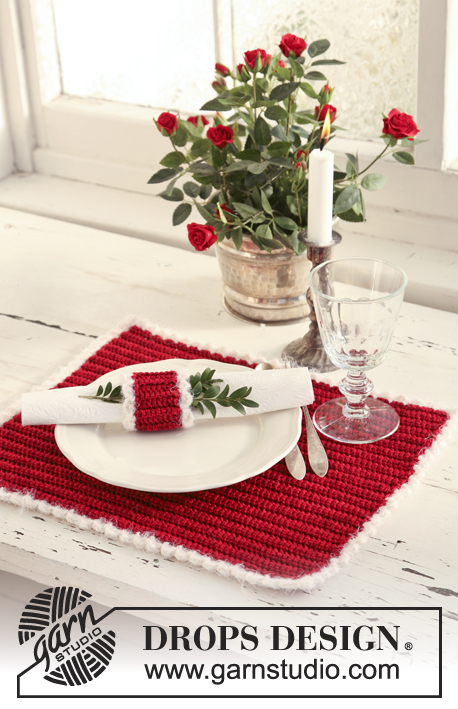 Jolly Morning / DROPS Extra 0-525 - Crochet DROPS place mat and serviette ring for your Christmas lunch in ”Cotton Viscose” and ”Symphony”. 