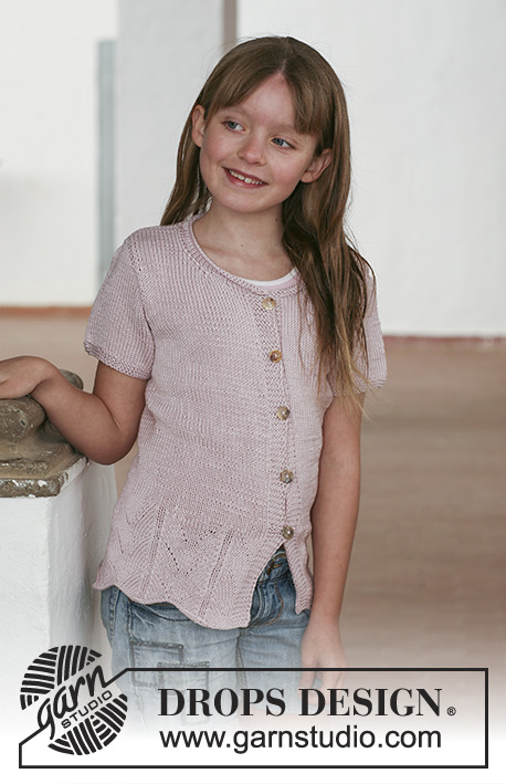 Sally Belle / DROPS Extra 0-537 - DROPS jacket in ”Muskat” with pattern and short sleeves. Size 7 – 14 years.