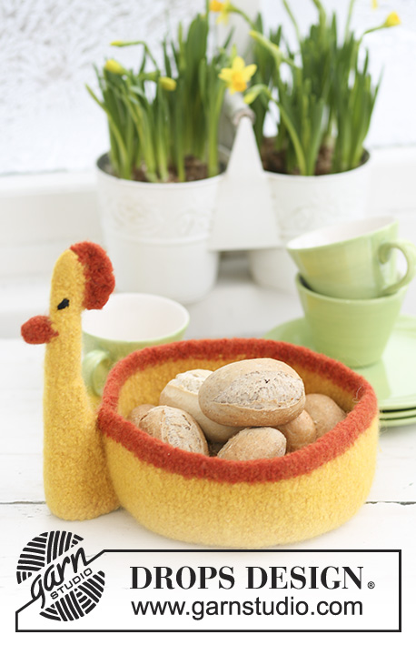 Count Your Chickens / DROPS Extra 0-549 - Felted DROPS Easter basket in ”Snow”.
