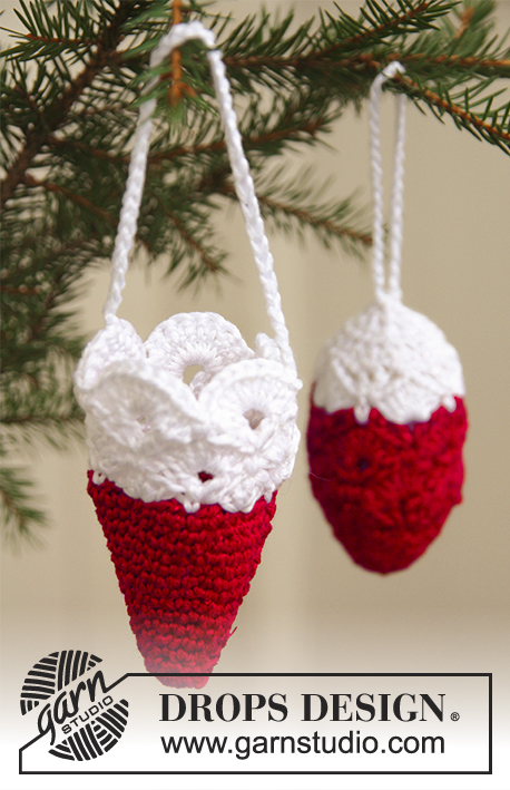 Cornet Christmas / DROPS Extra 0-576 - Crochet Christmas tree decoration in DROPS Cotton Viscose and DROPS Glitter. The piece can be worked as a Christmas cone or a Christmas cornet. Theme: Christmas