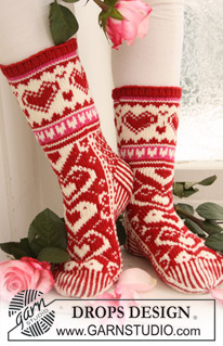 Free patterns - Christmas Socks & Slippers / DROPS Extra 0-611