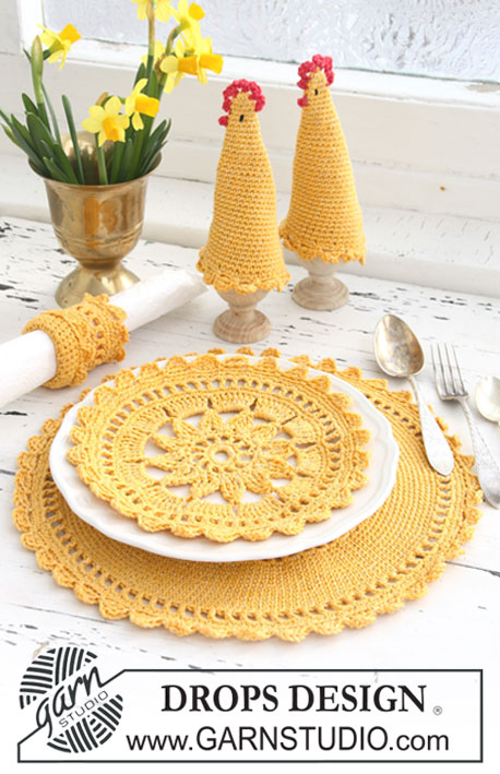 Sunny Morning / DROPS Extra 0-623 - Set comprises: Crochet DROPS place mat, egg warmer and serviette ring in ”Safran” and ”Glitter”.