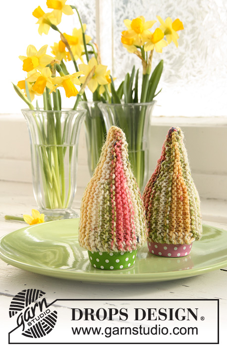Rainbow Rays / DROPS Extra 0-627 - Set comprises: DROPS Easter place mat and egg warmer in garter in ”Fabel”. 