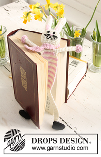 Bella, the Book Bunny / DROPS Extra 0-633 - Crochet bunny bookmark in DROPS Alpaca.