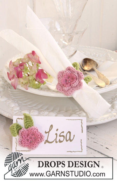 DROPS Extra 0-672 - Crochet DROPS serviette and place card decoration with flower in ”Safran”.   