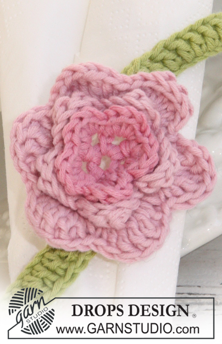 DROPS Extra 0-672 - Crochet DROPS serviette and place card decoration with flower in ”Safran”.   