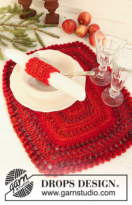 Dining Elegance / DROPS Extra 0-728 - Set de table et rond de serviette crochetés en DROPS Delight et DROPS Alpaca. Thème: Noël.