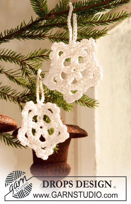 Christmas Flakes / DROPS Extra 0-734 - Gehaakte ster van DROPS Cotton Viscose. Thema: kerst