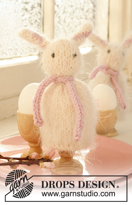 Emily Rabbit / DROPS Extra 0-770 - Gebreide DROPS eierwarmers voor Pasen van ”Symphony”.