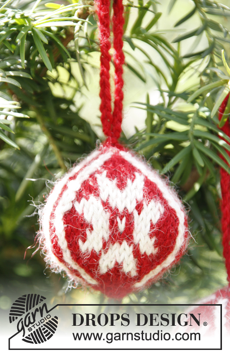 Snowflake Rounds / DROPS Extra 0-785 - Gestrickt Weihnachtskugel mit Stern mit 2 Fäden DROPS Alpaca. Thema: Weihnachten