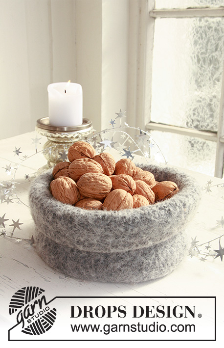 Nuts About You Basket / DROPS Extra 0-799 - Felted DROPS Christmas basket in ”Snow”.
