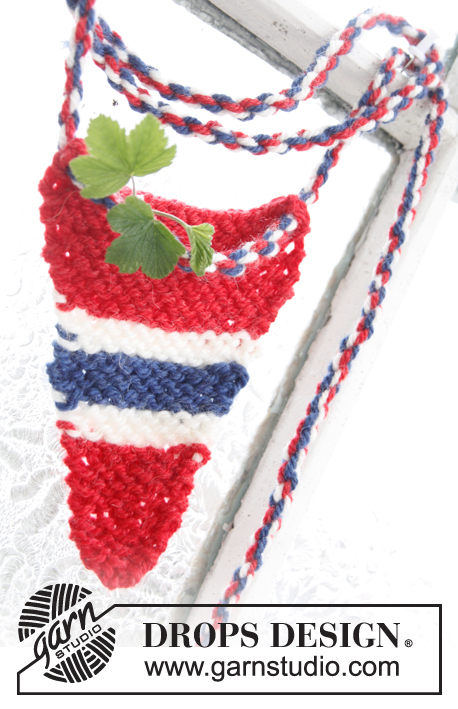 DROPS Extra 0-849 - Bandeiras DROPS tricotadas em “Alaska” para a festa nacional.
