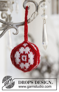 Advent Rose / DROPS Extra 0-856 - Knitted Christmas bauble with Norwegian pattern in DROPS Karisma. Theme: Christmas
